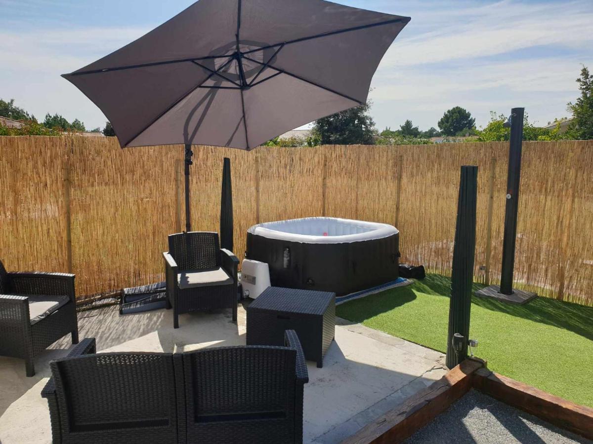 Beau Logement Avec Terrasse, Jacuzzi Et Terrain De Petanque Privatif A 5 Minutes De La Plage Audenge Luaran gambar
